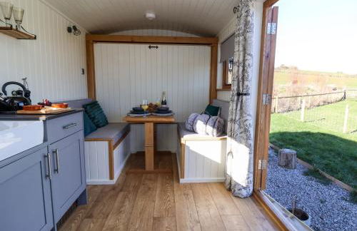 Cariad Bach - Photo 4