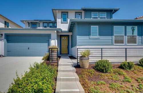 Elegant and Spacious Retreat with Yard in Woodland! - Foto 36