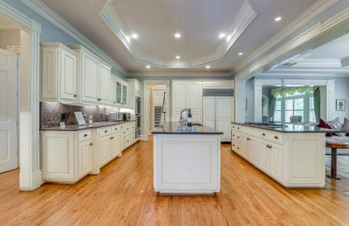 Buford Mansion with Pool about 14 Mi to Lake Lanier - Foto 10