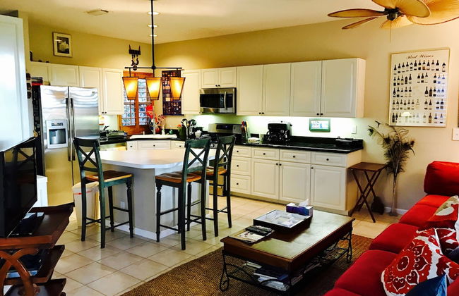 Private-Luxurious Mediterranean Villa - Photo 9