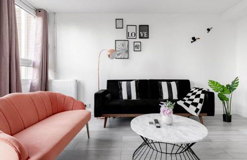 3BR Off A13 , Sleeps 6, 2mins to Langdon DLR,Free Parking - Photo 2