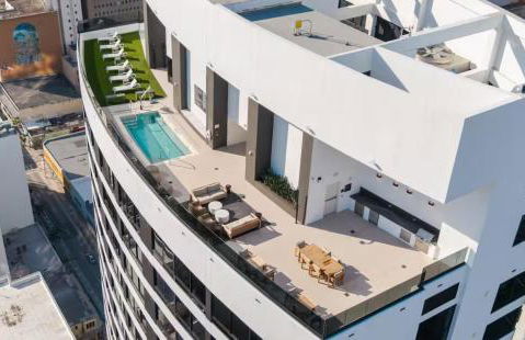 City Skyline Views & Rooftop Pool at District 225 - Foto 44