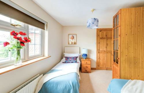 Pet Friendly Apartment with Rural Views & Parking - Foto 3