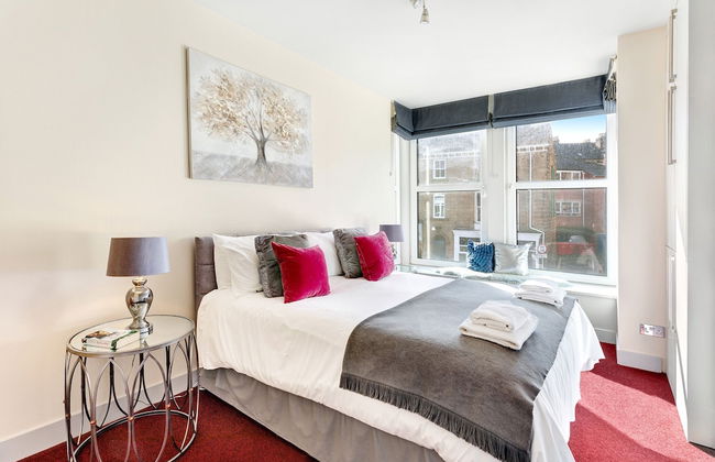 Granville Apartments - Photo 3