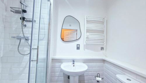 Modern Victorian Charm in a Great Location - Foto 4