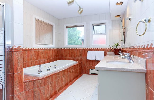 Grand Spacious Suite near YVR by Elevate Rooms - Foto 22