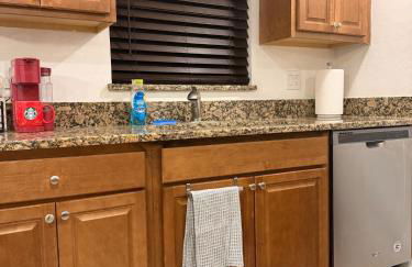 Stylish one bedroom apartment with full kitchen - Foto 17