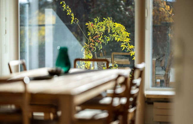 Luxury Apartment With Smart TV Free Parking Large Garden - Photo 16