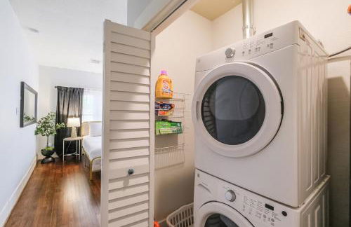 Lindale Charming Home Sleeps 4 Yard WiFi - Foto 20