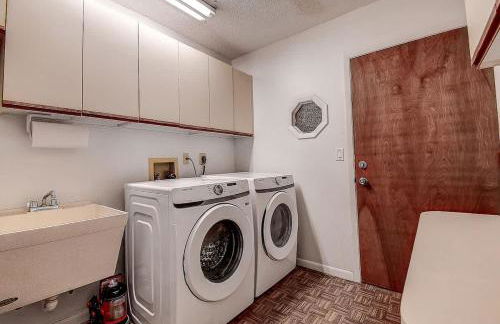 Family Waterfront 4BR Home Heated Pool Private Pier - Photo 21