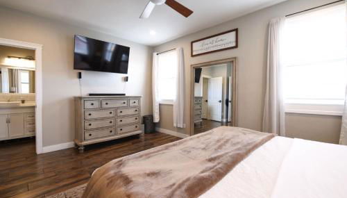 Central Luxury Mountain Oasis with TWO Pools and Jacuzzis - Foto 4