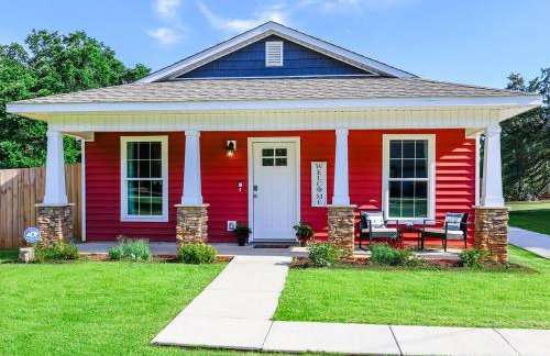 Close to Downtown, Beaches, and NAS! - Photo 16