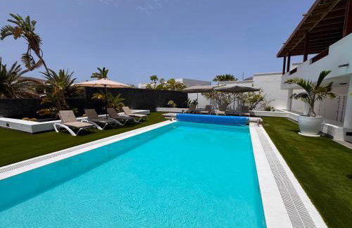 Villa Dedalos - Spacious luxury Villa with heated pool in Puerto Calero - Foto 7