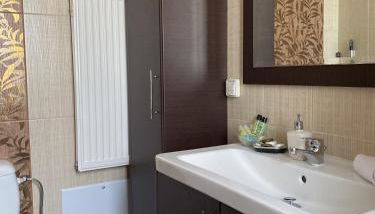 House with Garden in Peratata - 10' from City Center - Foto 5