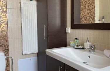 House with Garden in Peratata - 10' from City Center - Photo 5