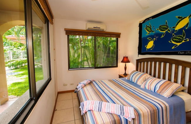 Charming unit that sleeps 4 - with pool - walking distance from Brasilito Beach - Photo 4