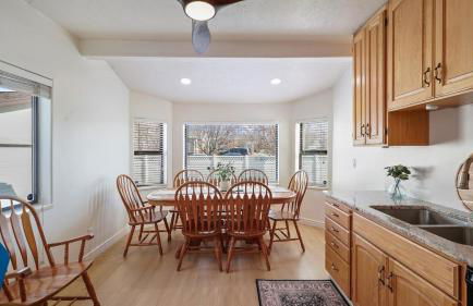 Family-Friendly 4BR Provo Home Near Provo Airport - Foto 3