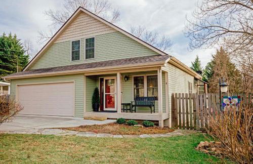 1 Mi to Dtwn Black Mountain Home with Patio and Yard - Foto 1