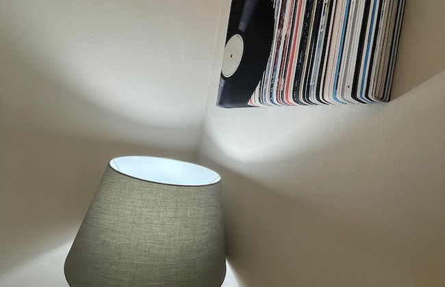 Lovely 3 Bedroom Apartment In Newcastle Upon Tyne With Free Parking - Photo 23