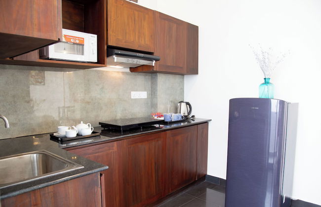 Marine Suites - Photo 39