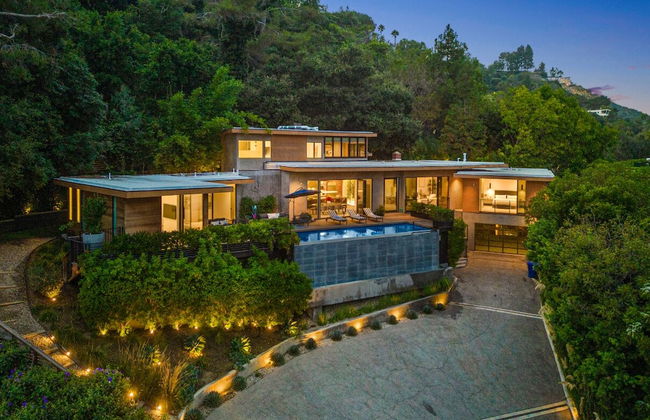 Beverly Glen Hillside Haven - Photo 1