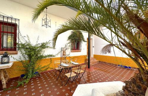 Hacienda Clavero Three Patio Apartment - Photo 4