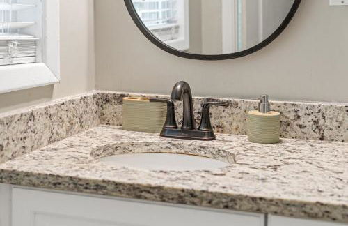 Large House Near Truist Field 15 mins to ATL and Six Flags - Foto 8