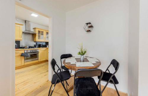 Charming Cosy Home - Your Retreat Awaits - Foto 5