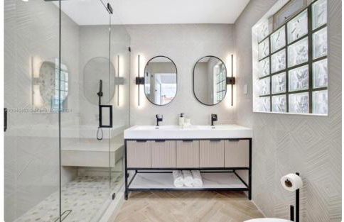 Waterfront Villa with 3 bedroom private suites - Foto 19