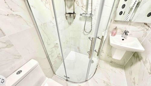 Paradigm House, Stunning 2-Bedroom Apartment 1, free Parking, Oxford - Foto 5, towels, Shower