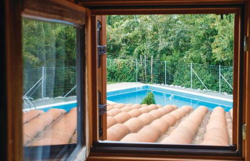 Stunning Home In Jurdani With Wifi - Photo 13