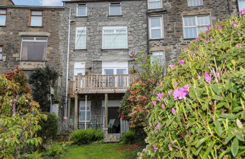 Hillside Apartment - Photo 16