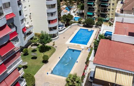 Sur Suites del Sol Apartamento 3 hab y 2 wc con gran terraza y piscina a pasos de la playa - Photo 16