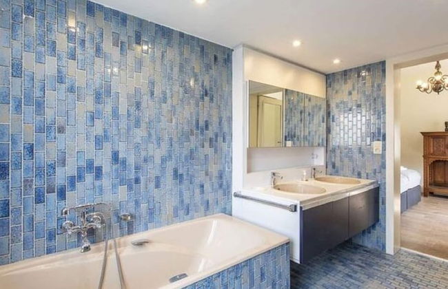 Luxurious Holiday Home in Érezée with Hot Tub - Photo 14