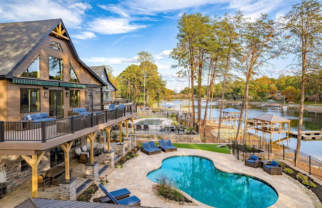 Black Bear Lodge by Avantstay Lakefront Dock Pool Theater Sleeps 20 - Foto 63