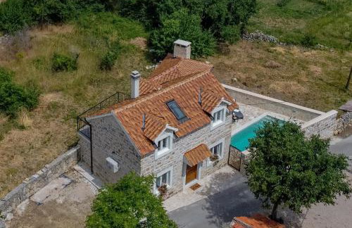 Villa Mara - Photo 1