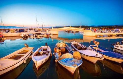 CENTAR NJIVICE - Foto 29