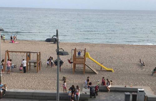 The pleasure of living in front of the sea - Photo 24