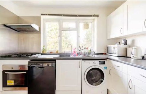 A Home from Home -2 Bed Flat & Free Driveway Parking - Foto 7