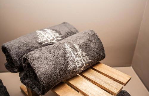 WHISPERING PINES LODGE Mountain view apartment with ski-in access - Foto 44