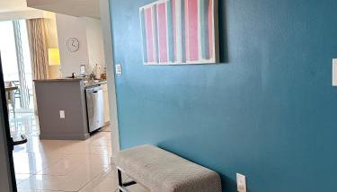 Breathtaking Direct Bay Views 2 bedroom condo with parking - Foto 4