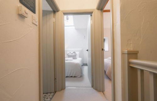 Priestley Cottage - Photo 10