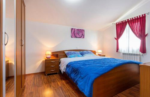 Villa Mirela with a comfortable garden and pool - Foto 36