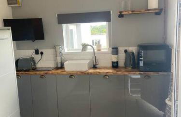 Adorable bedsit for you, partner and your pet! - Foto 1