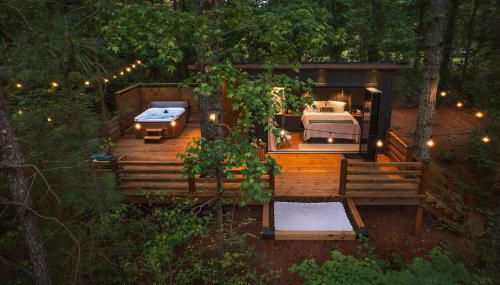 Luxury tiny cottage with deck hammock and hot tub! - Foto 5