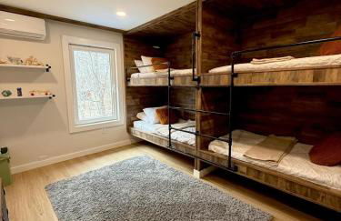 Pocono Chalet,Hot Tub,Arcade,Fireplace, Lake,Pool, Pet friendly, near Jim Thorpe No extra fees to use amenities - Foto 7