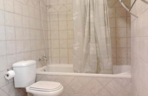 Historical Charming Vintage Villa with 4 bedrooms & country views 4 Villa by RedAwning - Foto 37