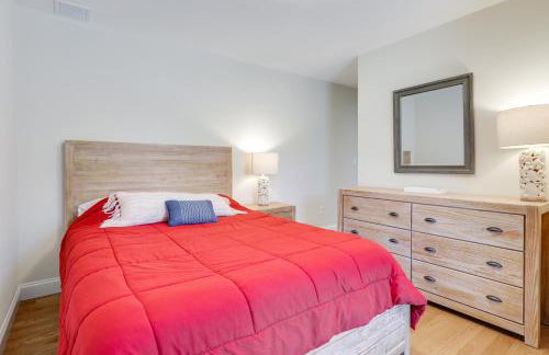 Walk to Pawcatuck River Family-Friendly Home! - Foto 17