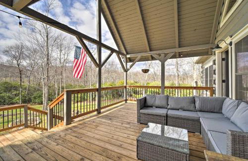 Ideal for Families! Lake Toxaway Getaway with Deck - Foto 31
