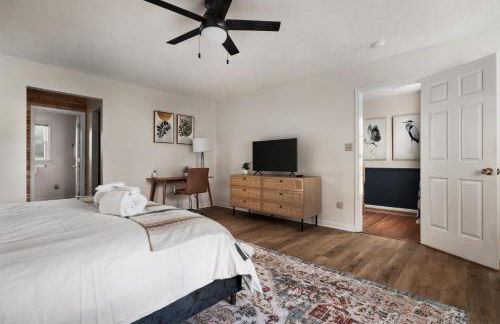 Epic Family Stay - 40' Putting Green, Theater, Hot Tub, Sauna - Foto 10